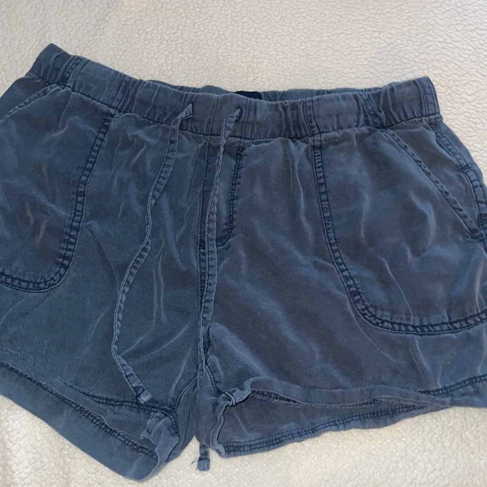 Washed blue Gap shorts. Size S. 100% Lyocell.